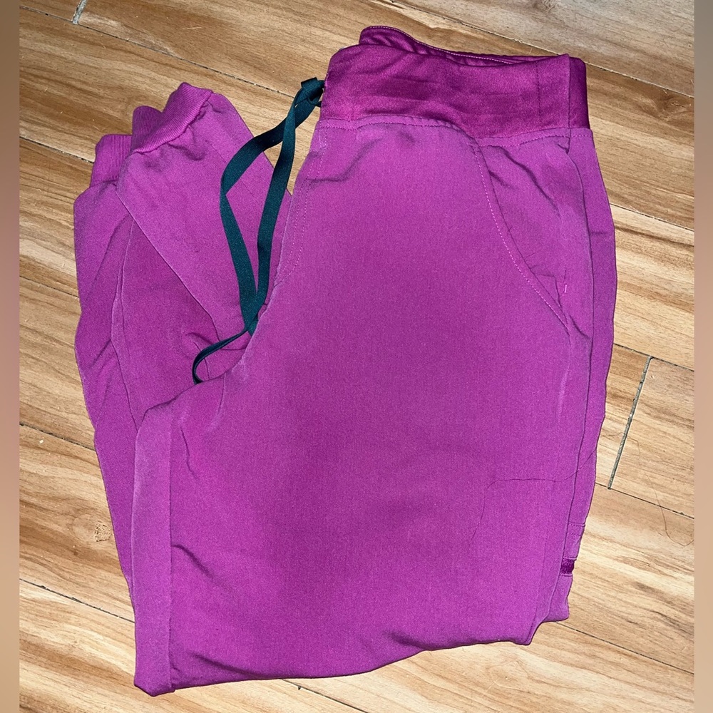 Magenta FIGS scrub pants!